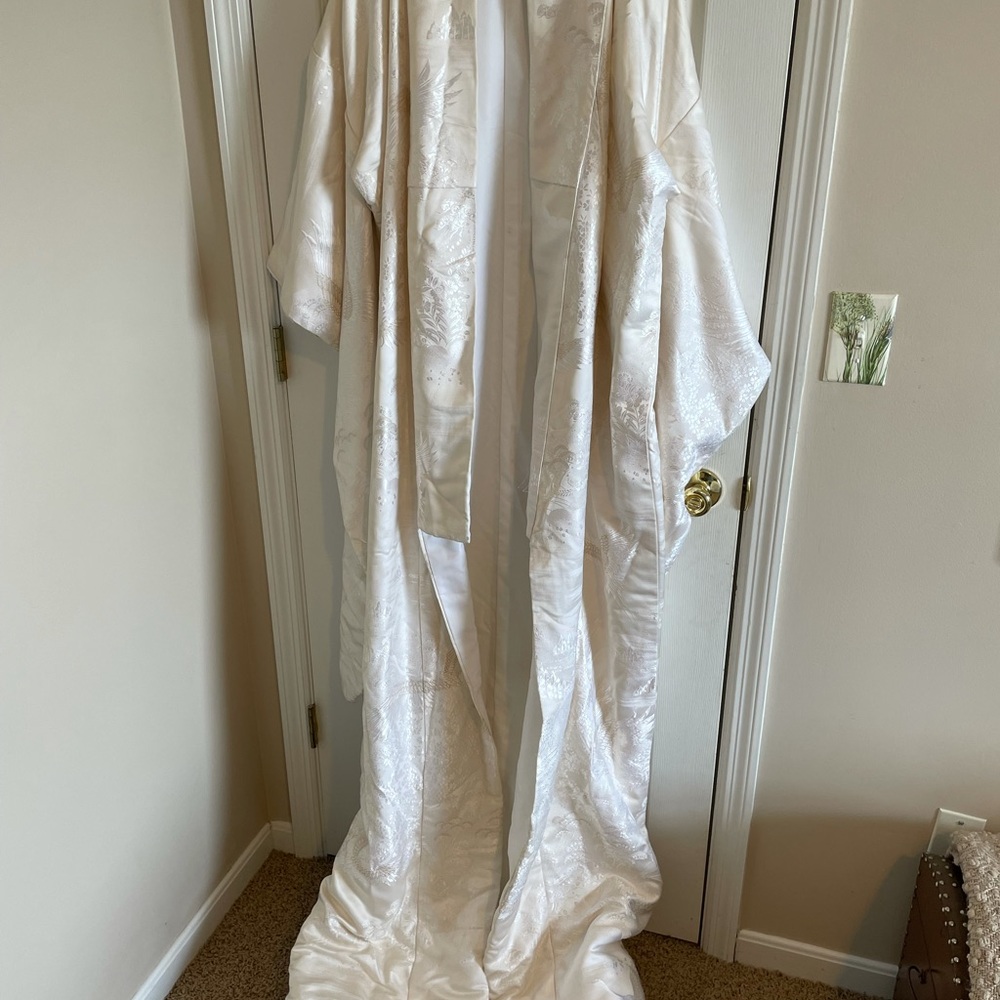 Vintage Japanese Wedding Kimono - Picture 8 of 9